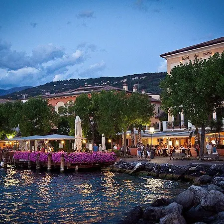 Del Porto Hotel 4*