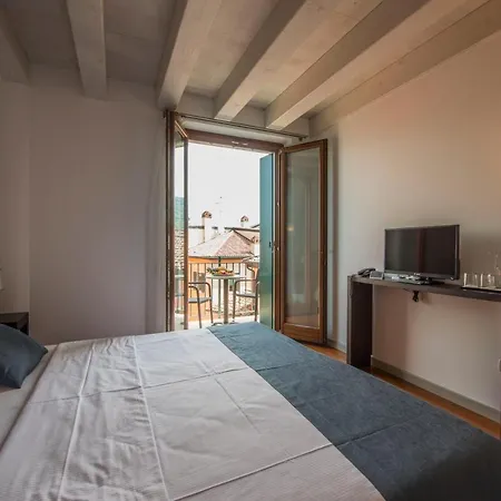 호텔 Del Porto 토리델베나코