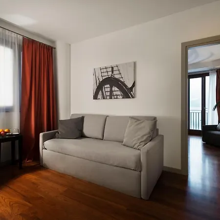 ホテル Del Porto 4*